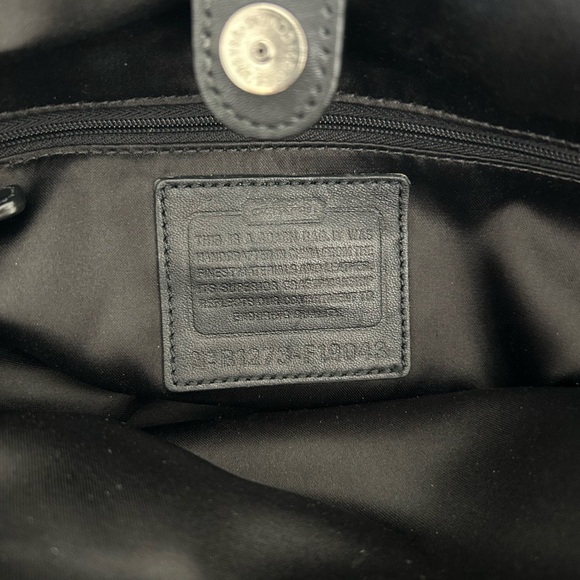 Coach Black and Cream Signature Shoulder Bag - Picture 7 of 10